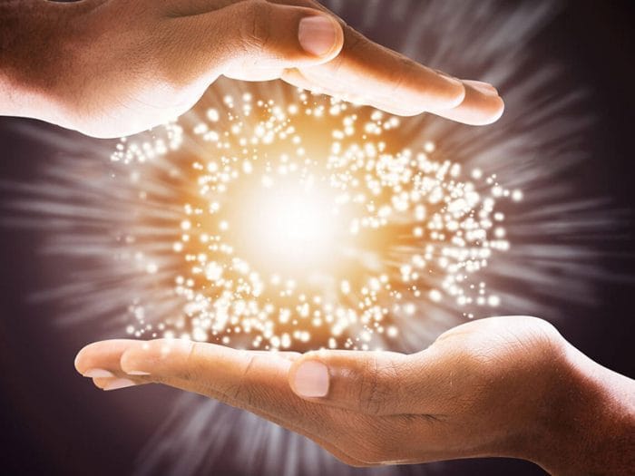 découvrez les bienfaits des soins énergétiques pour équilibrer votre corps et votre esprit. explorez des techniques holistiques qui favorisent la détente, libèrent le stress et renforcent votre bien-être global. transformez votre énergie et trouvez l'harmonie intérieure grâce à nos séances de soins énergétiques personnalisés.