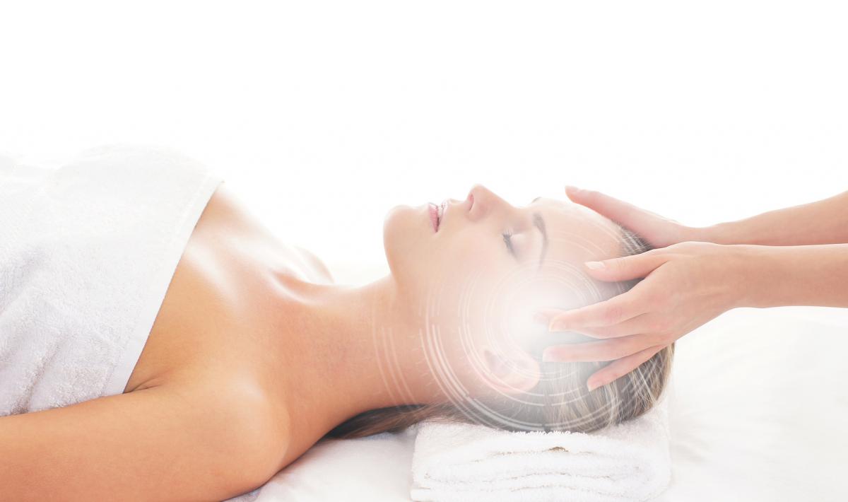 découvrez l'univers des soins énergétiques, une approche holistique pour rééquilibrer votre corps et votre esprit. transformez votre bien-être grâce à des techniques ancestrales qui favorisent la relaxation, l'harmonie et la guérison naturelle.