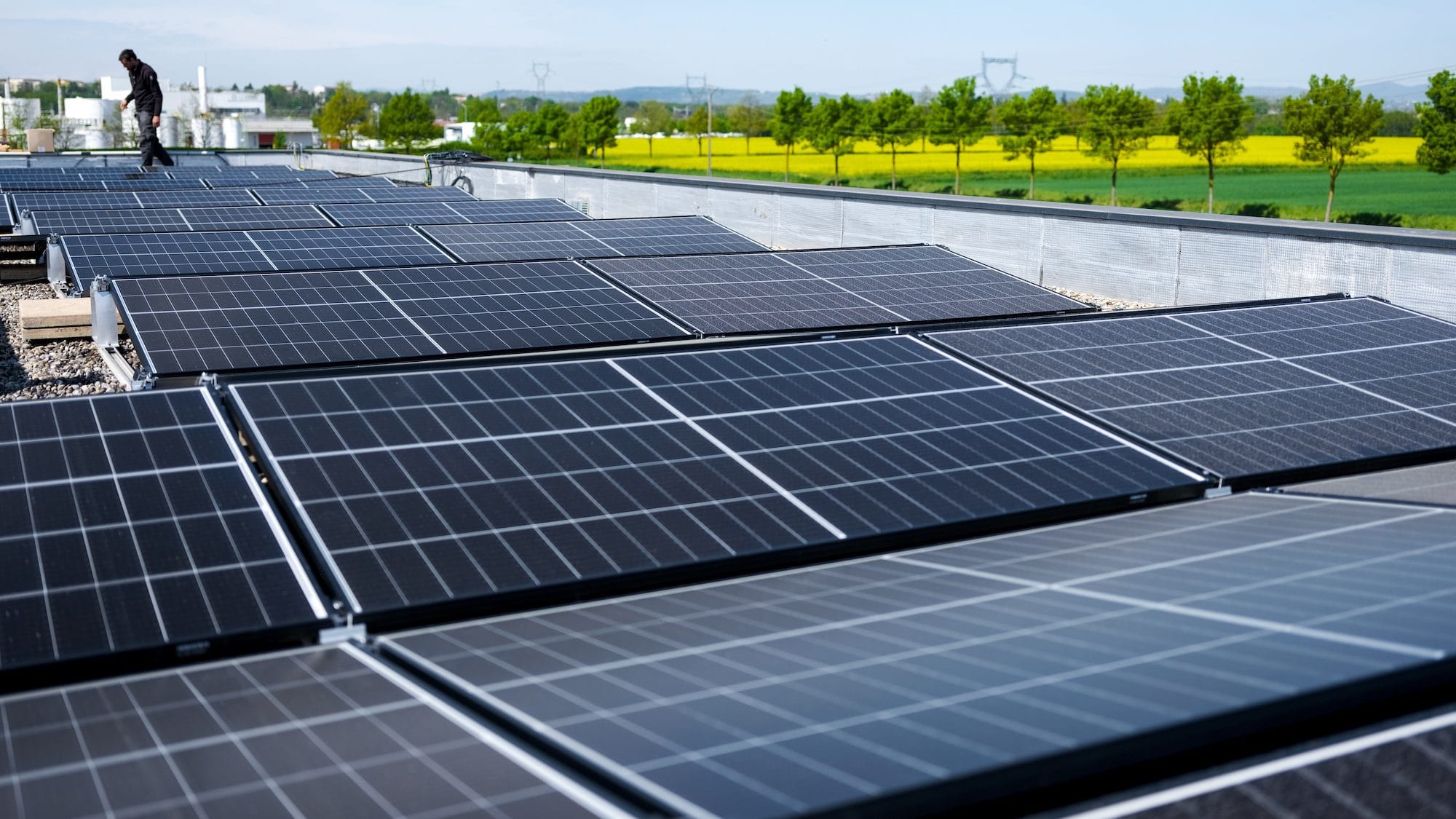 découvrez comment l'énergie solaire peut réduire vos factures d'électricité. apprenez les avantages économiques et écologiques de l'installation de panneaux solaires et transformez votre consommation énergétique.