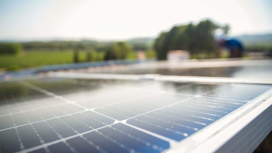 découvrez nos solutions solaires adaptées aux entreprises, conçues pour optimiser votre consommation d'énergie et réduire vos coûts tout en respectant l'environnement. passez à l'énergie renouvelable et boostez votre performance énergétique dès aujourd'hui !