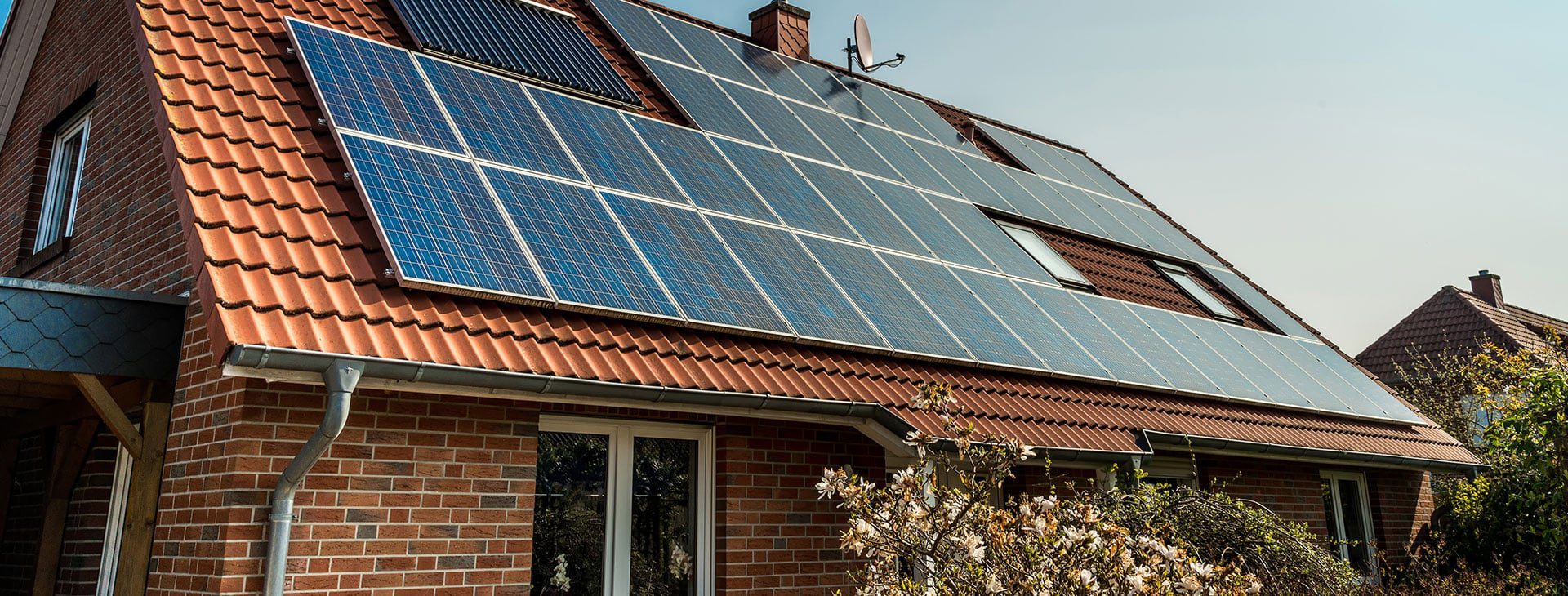 découvrez comment optimiser votre production d'énergie grâce au surplus d'énergie photovoltaïque. apprenez à gérer efficacement l'excédent d'électricité généré par vos panneaux solaires et à maximiser vos économies d'énergie tout en contribuant à une consommation durable.
