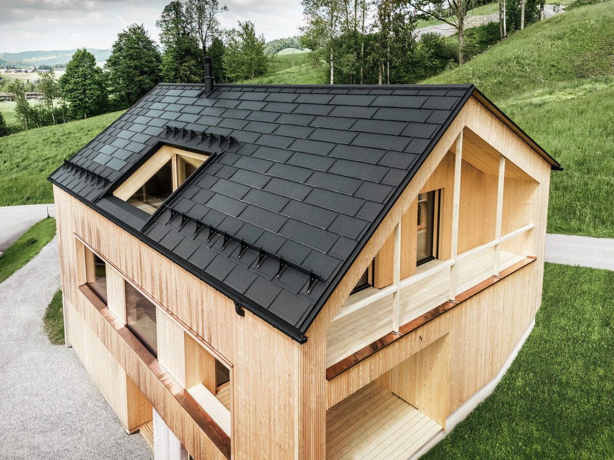 découvrez les avantages de la toiture solaire pour votre maison : une solution écologique et économique qui maximise l'énergie solaire, réduit vos factures d'électricité et augmente la valeur de votre bien immobilier.