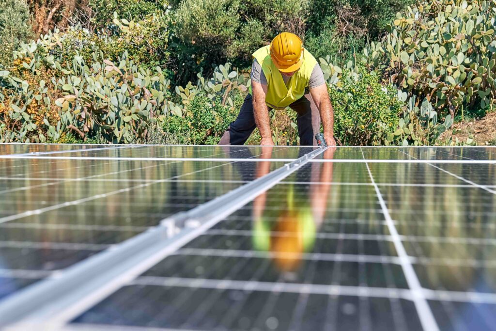 découvrez tout ce qu'il faut savoir sur la tva photovoltaïque : taux appliqués, avantages fiscaux, et réformes en cours. optimisez votre installation solaire et maximisez vos économies grâce à notre guide complet sur la fiscalité des panneaux photovoltaïques.