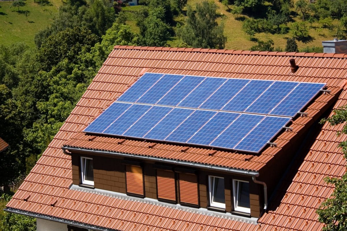 découvrez les différents types de panneaux photovoltaïques disponibles sur le marché. apprenez à choisir celui qui convient le mieux à vos besoins énergétiques et environnementaux pour optimiser votre production d'électricité solaire.