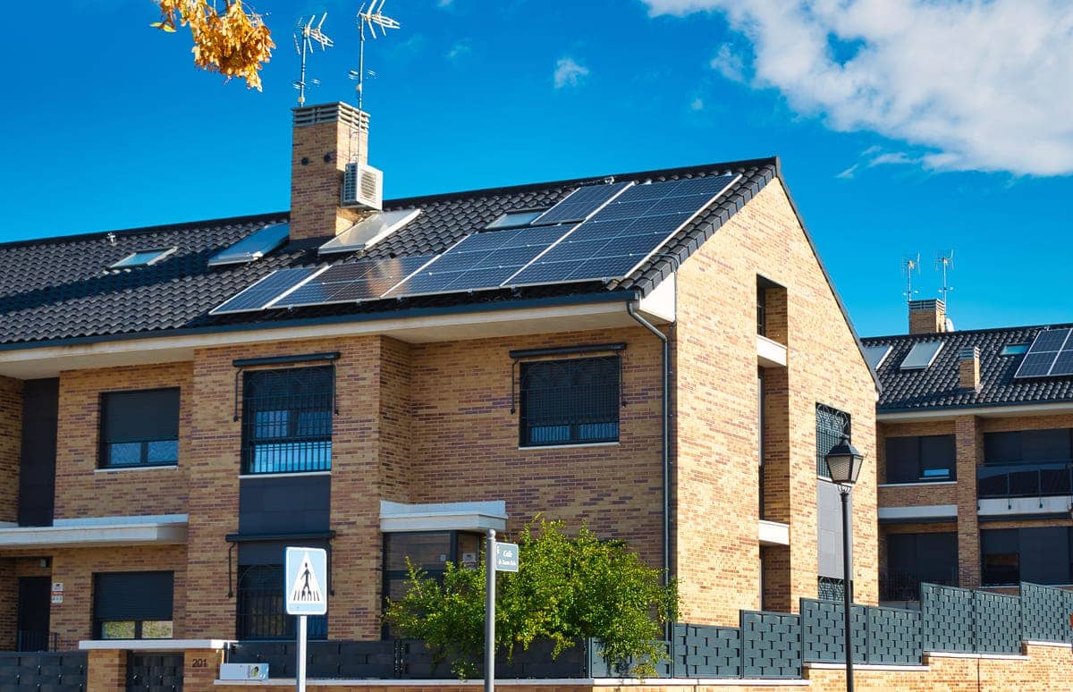 découvrez la durée de validité des devis photovoltaïques et les éléments à considérer avant de finaliser votre projet d'énergie solaire. assurez-vous d'obtenir le meilleur rapport qualité-prix et de profiter des subventions disponibles.