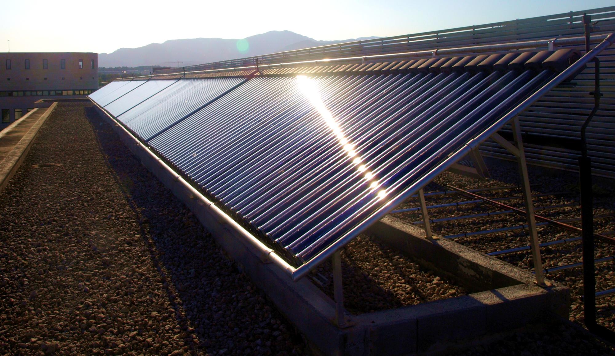 découvrez comment valoriser le solaire thermique pour optimiser l'utilisation de l'énergie renouvelable dans votre logement. apprenez les avantages, les installations et les économies possibles grâce à cette technologie durable.
