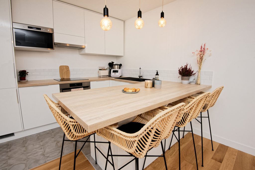 découvrez comment choisir la meilleure entreprise de rénovation pour vos projets. trouvez des conseils pratiques, des astuces pour comparer les devis et des critères essentiels pour garantir la qualité de vos travaux.