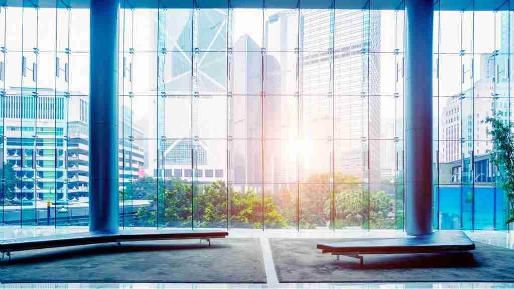 découvrez les cellules photovoltaïques transparentes, une innovation révolutionnaire dans le domaine des énergies renouvelables. elles permettent de produire de l'électricité tout en laissant passer la lumière, offrant ainsi des solutions esthétiques et durables pour les bâtiments modernes et les surfaces vitrées. informez-vous sur cette technologie prometteuse qui allie performance énergétique et design.