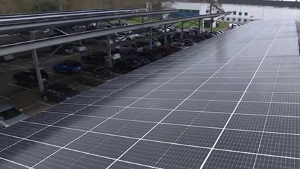 découvrez les parkings solaires, une solution innovante et écologique qui combine surveillance automobile et production d'énergie renouvelable. optez pour une infrastructure moderne et durable qui contribue à la transition énergétique tout en offrant ombre et protection à vos véhicules.