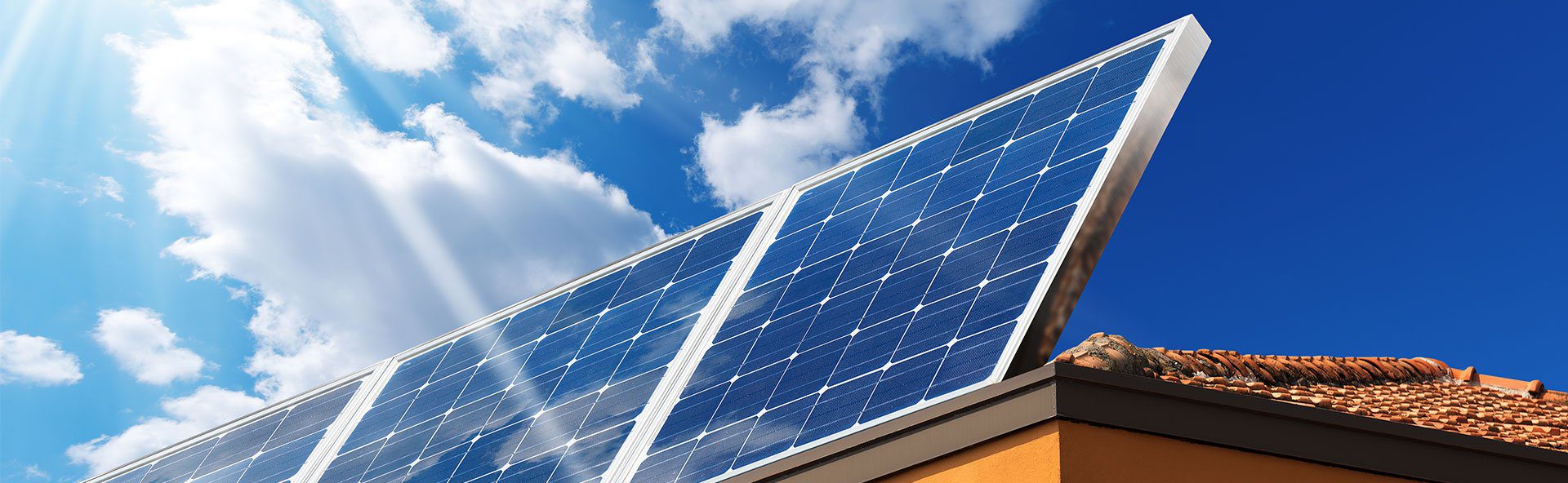 obtenez votre devis personnalisé pour l'installation de panneaux solaires. comparez les offres et faites des économies d'énergie tout en contribuant à la protection de l'environnement grâce à une énergie renouvelable et durable.