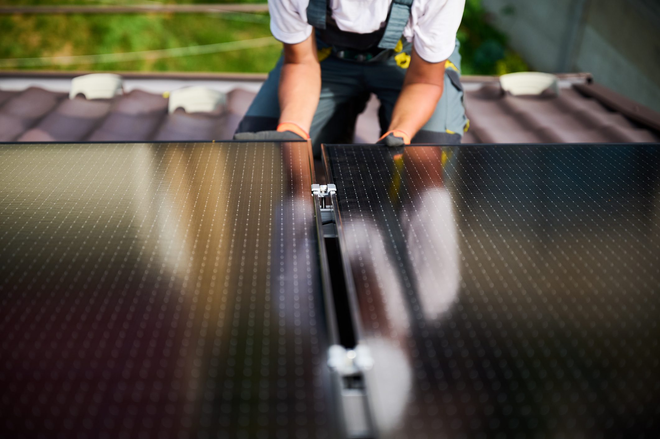 découvrez comment choisir le bon installateur solaire pour votre projet d'énergie renouvelable. obtenez des conseils sur les critères essentiels, les certifications à vérifier et les questions à poser afin d'assurer une installation solaire efficace et de qualité.