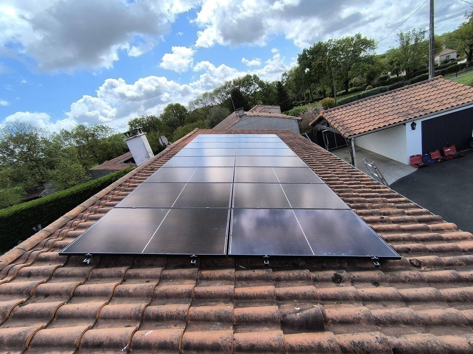 découvrez nos solutions de panneaux solaires dans les yvelines : une énergie renouvelable pour réduire vos factures et préserver l'environnement. profitez d'une installation professionnelle et d'un accompagnement personnalisé.