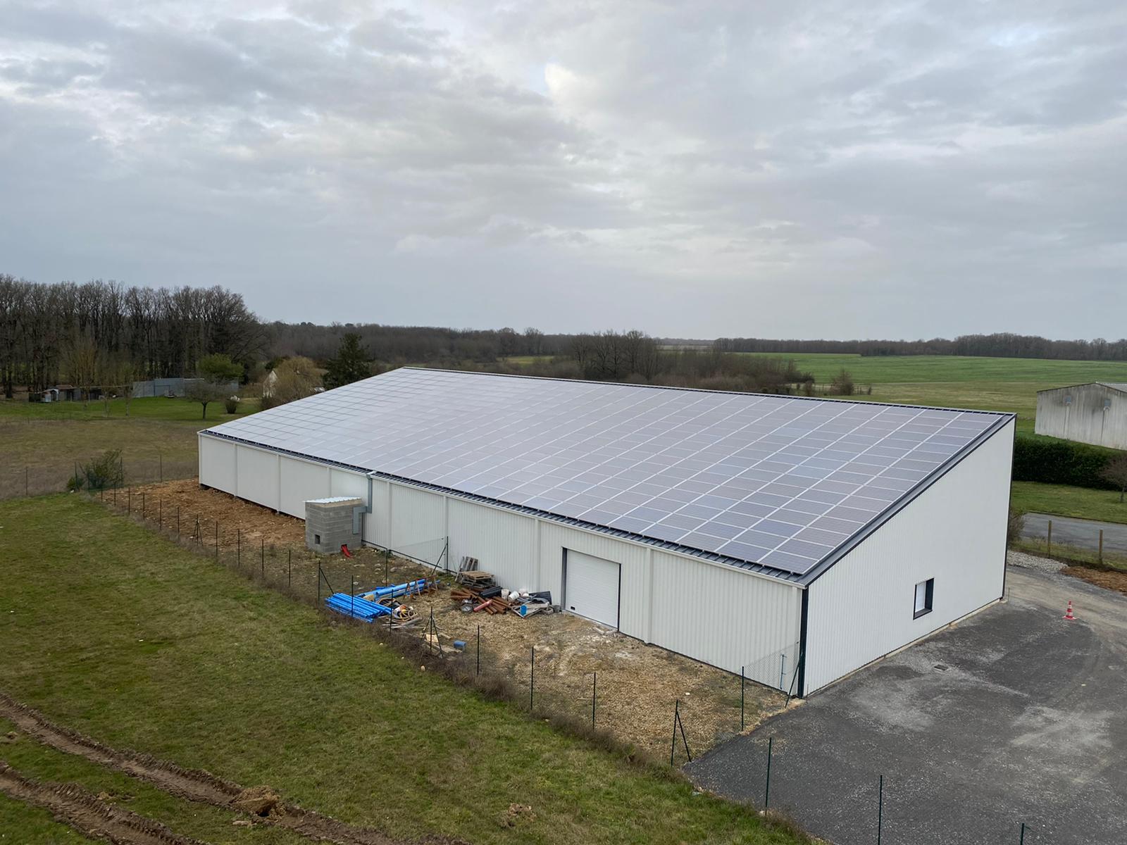 découvrez les avantages des hangars agricoles photovoltaïques : une solution écologique et économique qui maximise l'espace tout en produisant de l'énergie renouvelable. optimisez vos ressources et contribuez à un avenir durable.
