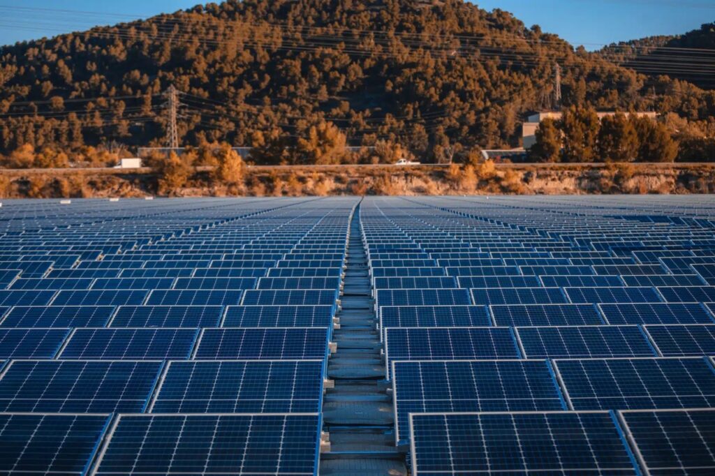 découvrez comment les initiatives solaires peuvent transformer votre entreprise en améliorant son efficacité énergétique, en réduisant ses coûts et en renforçant son image éco-responsable. explorez les bienfaits économiques et environnementaux que l'énergie solaire peut offrir à votre entreprise.