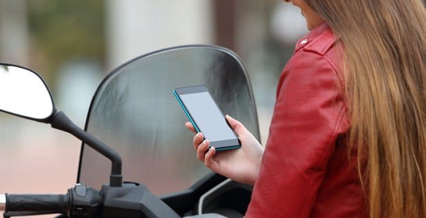 obtenez rapidement votre devis d'assurance scooter personnalisé. comparez les meilleures offres pour protéger votre deux-roues et rouler en toute sérénité. profitez d'une couverture adaptée à vos besoins et à votre budget.