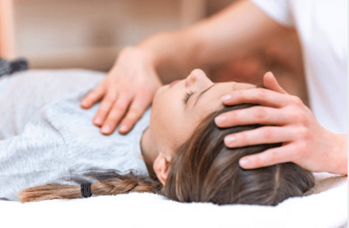 découvrez les bienfaits des soins énergétiques pour les enfants. offrez-leur un équilibre émotionnel et un bien-être optimal grâce à des techniques douces et naturelles adaptées à leur sensibilité. apprenez à harmoniser leur énergie vitale pour favoriser leur épanouissement.