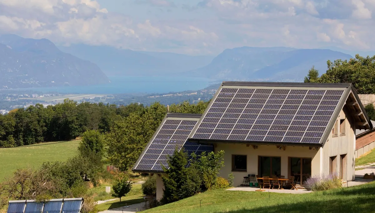 découvrez les arnaques fréquentes liées aux devis photovoltaïques. apprenez à identifier les pièges et à protéger votre investissement en énergie solaire. guides, conseils et astuces pour éviter les fraudes et réaliser des économies sur votre installation.