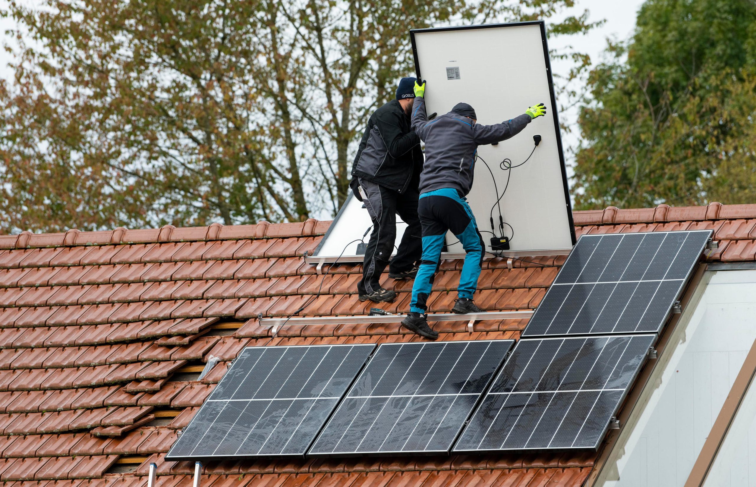 découvrez les arnaques liées aux panneaux solaires et apprenez à les éviter. informez-vous sur les pratiques douteuses et protégez votre investissement en énergie renouvelable.