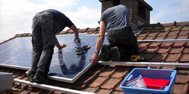 découvrez notre assurance spécialisée pour les installations photovoltaïques, offrant une protection complète contre les risques et dommages, afin que vous puissiez profiter sereinement de votre production d'énergie solaire.