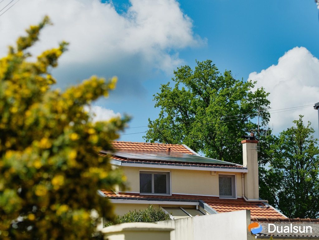 découvrez les avantages de l'onduleur photovoltaïque : amélioration de l'efficacité énergétique, optimisation de la production d'électricité, compatibilité avec différents systèmes solaires et contribution à la durabilité environnementale. informez-vous sur comment cet équipement peut transformer votre consommation d'énergie.