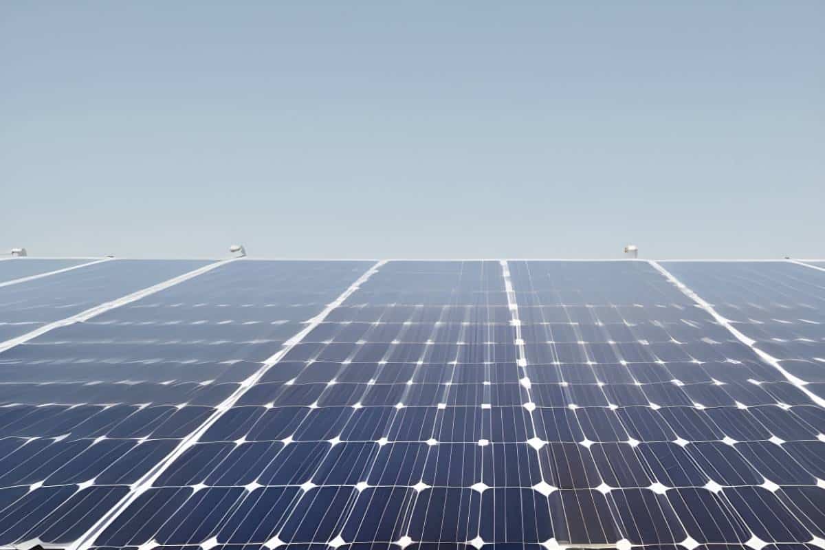 découvrez notre calculateur de coûts photovoltaïques pour estimer facilement l'investissement nécessaire à l'installation de panneaux solaires. évaluez vos économies d'énergie et votre impact environnemental en quelques clics.