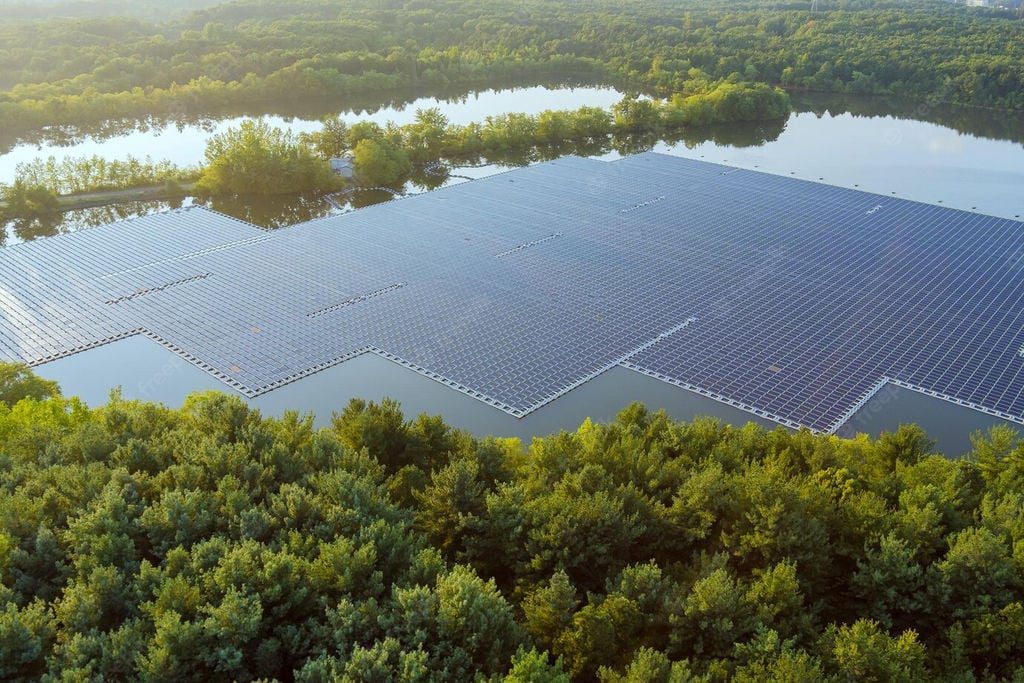 participez au colloque photovoltaïque flottant pour explorer les dernières innovations et avancées dans le domaine de l'énergie solaire en milieu aquatique. rejoignez des experts, partagez des idées et découvrez des solutions durables pour un avenir énergétique responsable.