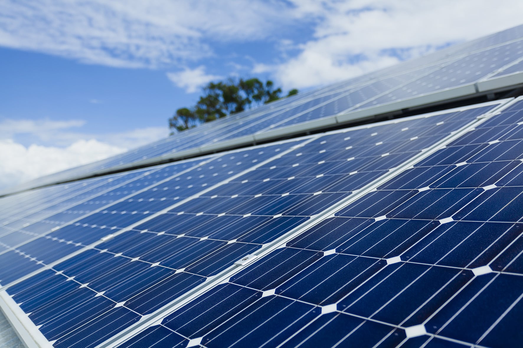 découvrez notre guide complet pour comparer les devis de panneaux solaires. évaluez les meilleures options pour réduire vos factures d'énergie, maximiser votre investissement et choisir le système adapté à vos besoins.