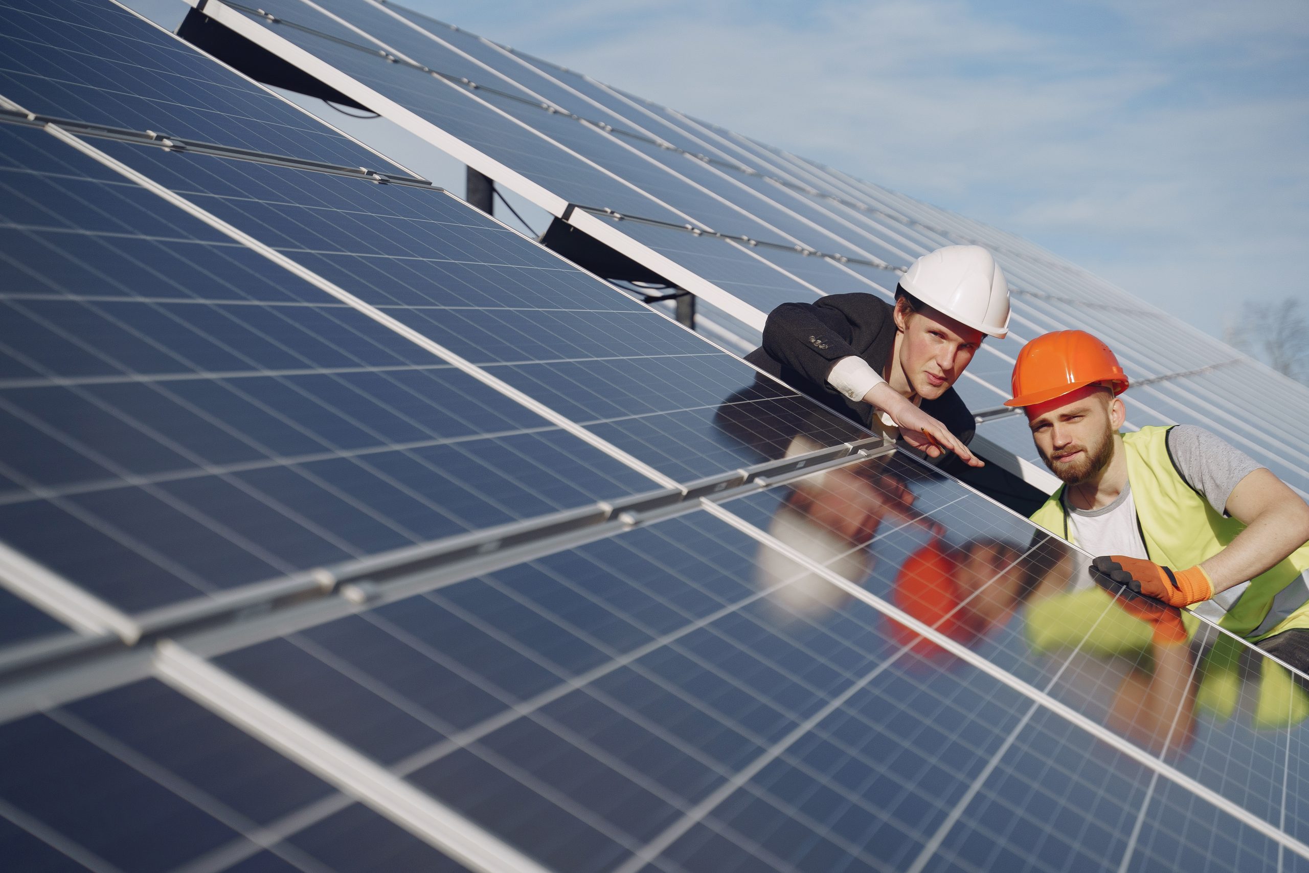 découvrez le coût des panneaux solaires pour les entreprises et comment optimiser votre investissement. informez-vous sur les avantages fiscaux, les choix de financement et les économies d'énergie pour rendre votre transition vers les énergies renouvelables plus rentable.