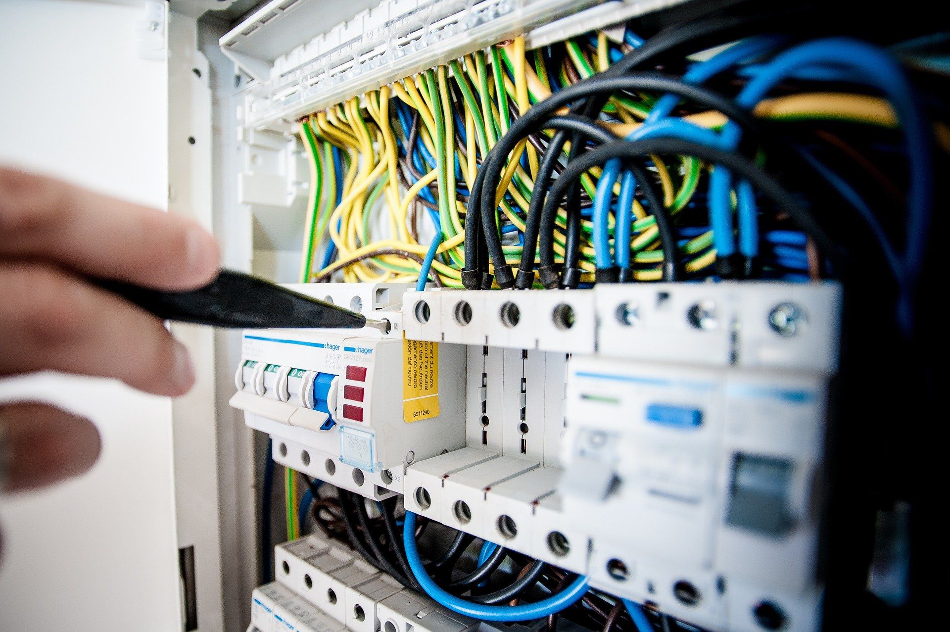 obtenez votre devis gratuit pour des services d'électricité adaptés à vos besoins. comparez les offres, choisissez le meilleur prix et bénéficiez d'une installation électrique sécurisée et fiable.