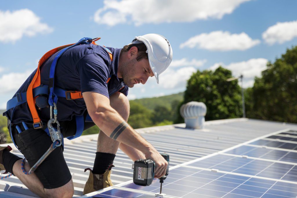 obtenez des devis personnalisés pour des installations photovoltaïques adaptées à vos besoins. comparez les offres des professionnels et faites le choix le plus économique et écologique pour votre projet d'énergie solaire.