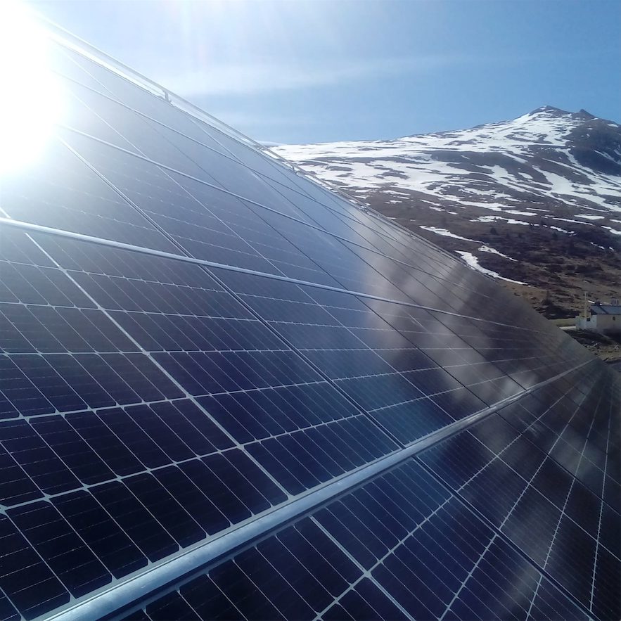 découvrez les énergies alternatives, des solutions durables et innovantes pour un avenir énergétique responsable. apprenez comment ces sources d'énergie, telles que le solaire, l'éolien et la biomasse, peuvent réduire votre empreinte carbone et promouvoir un mode de vie plus écologique.