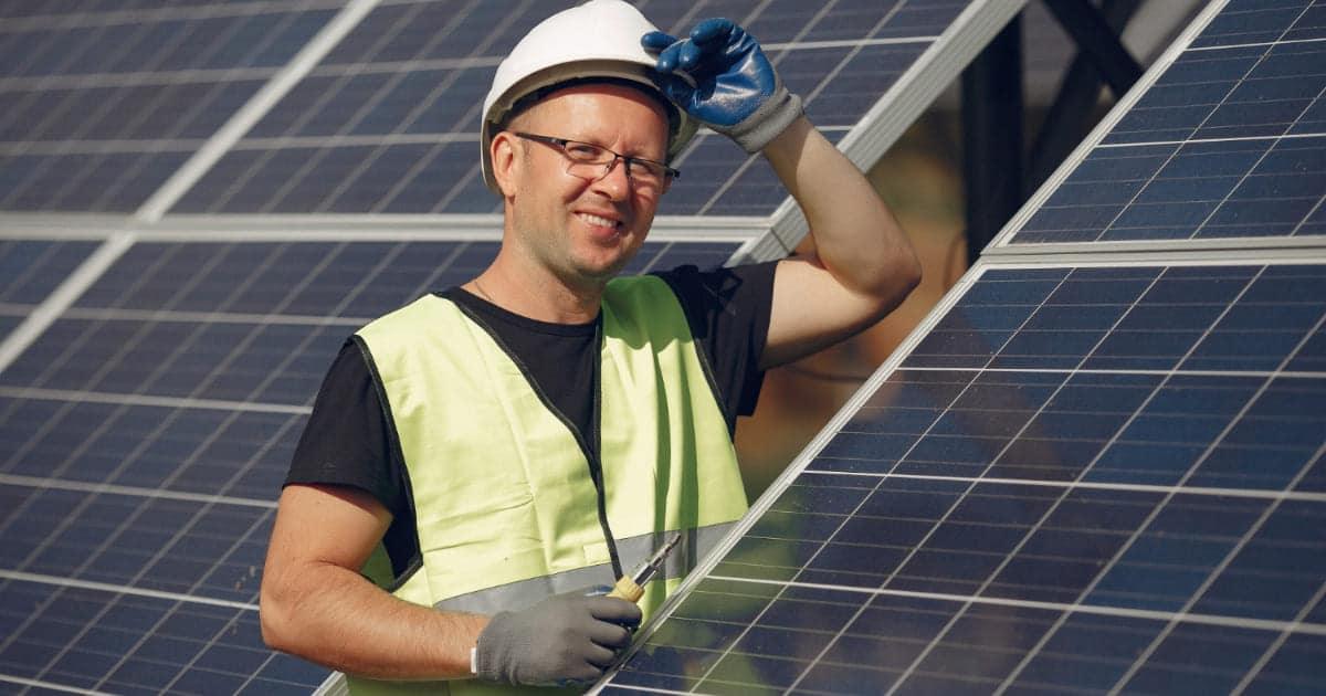 découvrez notre formation photovoltaïque complète qui vous permettra d'acquérir toutes les compétences nécessaires pour installer et entretenir des systèmes solaires. que vous soyez débutant ou professionnel, formez-vous aux dernières technologies et bénéficiez d'un accompagnement personnalisé pour réussir dans le secteur de l'énergie renouvelable.