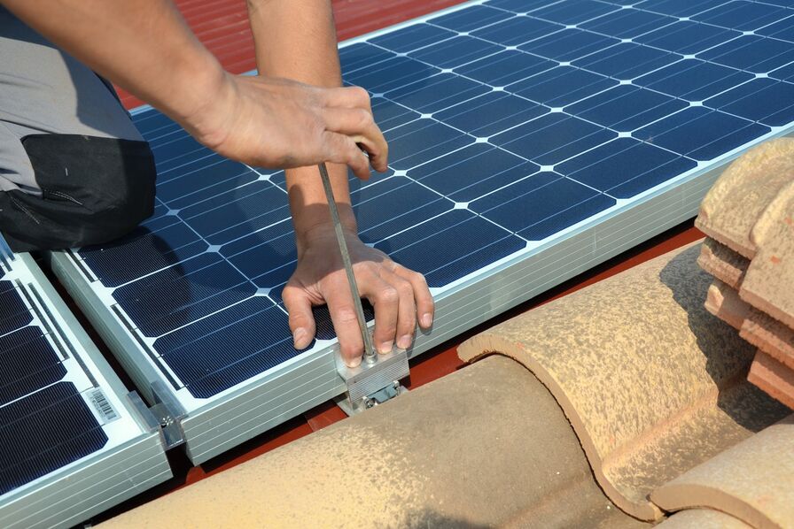 découvrez notre formation photovoltaïque gratuite et apprenez à maîtriser les techniques d'installation et de maintenance des panneaux solaires. profitez d'un contenu riche et accessible, idéal pour tous ceux qui souhaitent s'engager dans la transition énergétique.
