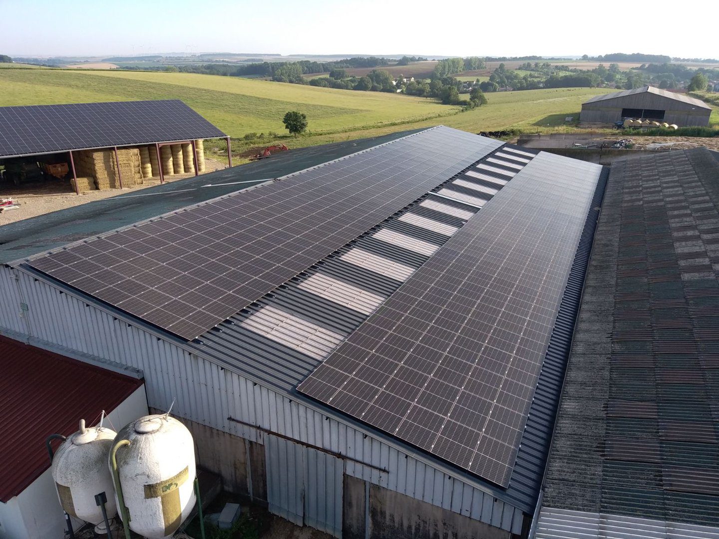 découvrez notre offre exceptionnelle de bâtiments photovoltaïques, alliant performance énergétique et durabilité. profitez de solutions innovantes pour réduire vos coûts d'énergie tout en contribuant à la protection de l'environnement.