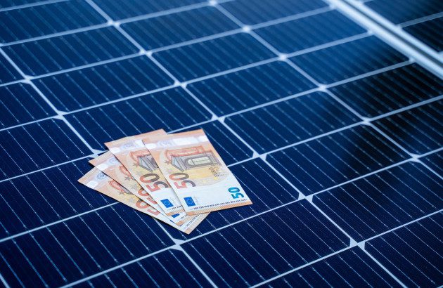 découvrez notre espace dédié à l'installation de panneaux photovoltaïques. profitez d'une énergie renouvelable et d'économies sur vos factures tout en contribuant à la préservation de l'environnement. nos experts vous accompagnent dans chaque étape du projet pour une transition énergétique réussie.