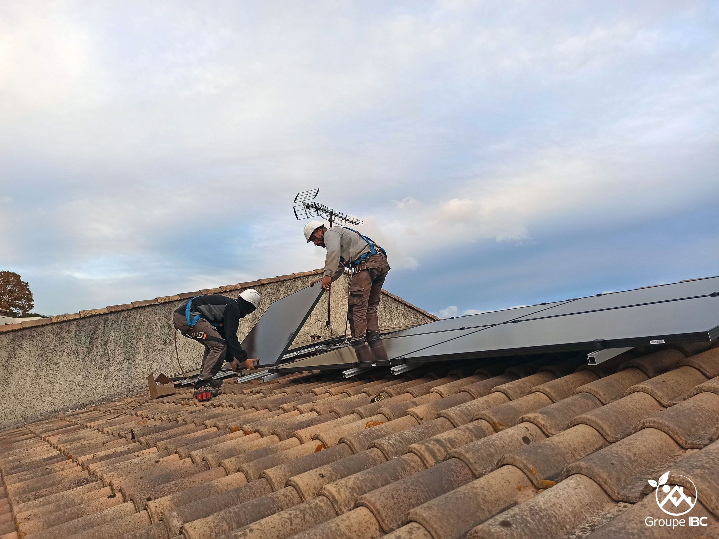 obtenez votre devis photovoltaïque personnalisé et découvrez comment l'énergie solaire peut réduire vos factures d'électricité tout en préservant l'environnement. comparez les offres et faites le choix qui vous convient le mieux.