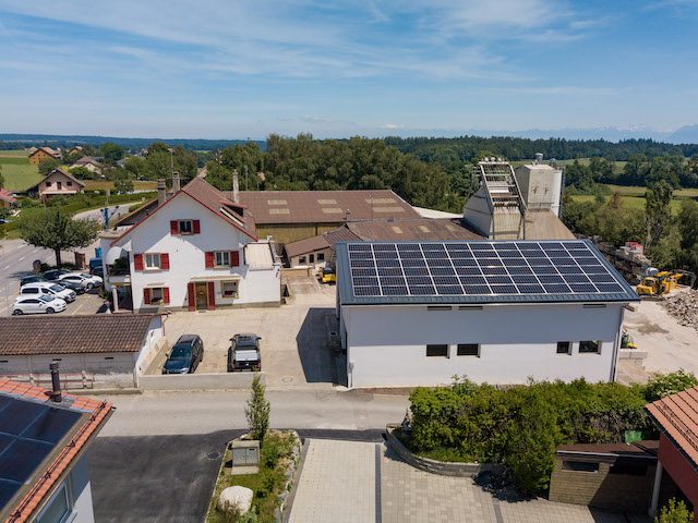 découvrez comment bénéficier d'une toiture photovoltaïque gratuite pour produire votre propre électricité et réduire vos factures énergétiques. profitez des aides et subventions disponibles pour passer à l'énergie solaire sans investissement initial.