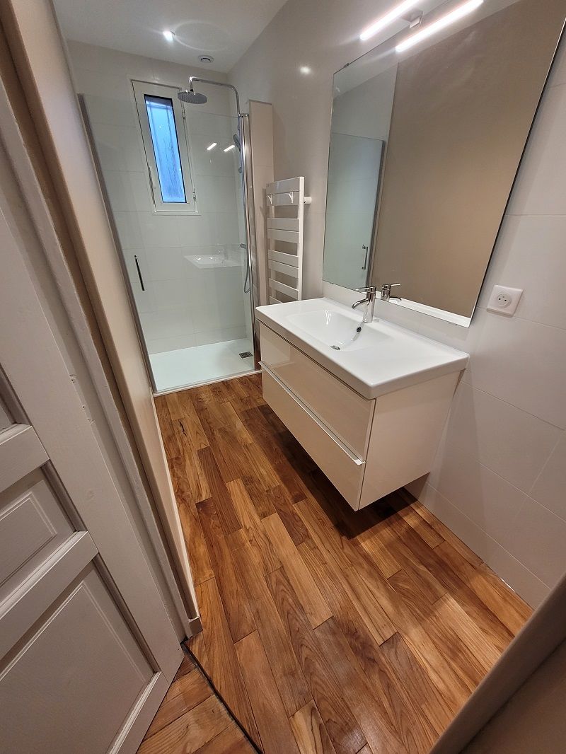 obtenez votre devis gratuit pour la rénovation de votre salle de bain et transformez votre espace en un havre de paix. découvrez des solutions sur mesure et des conseils d'experts pour réaliser votre projet sans stress.