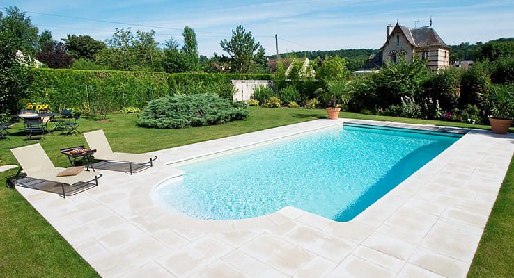 obtenez un devis gratuit pour la construction ou la rénovation de votre piscine. comparez les offres des professionnels et trouvez la solution idéale pour profiter d'une baignade relaxante chez vous. demandez votre devis dès aujourd'hui !
