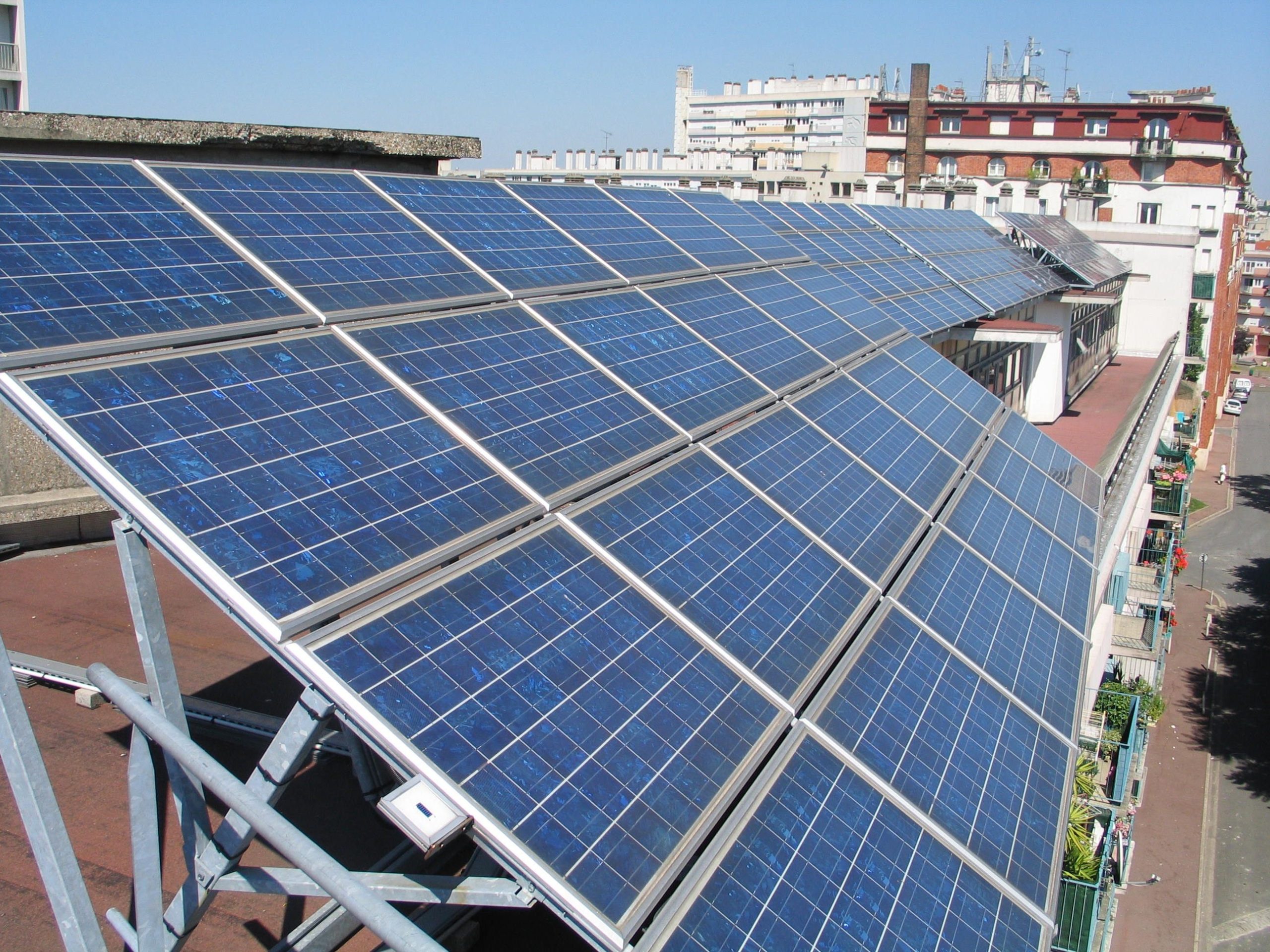découvrez notre collection d'images photovoltaïques gratuites pour illustrer vos projets liés à l'énergie solaire. accédez à des photos de haute qualité et utilisez-les librement sans frais pour vos présentations, sites web ou articles.