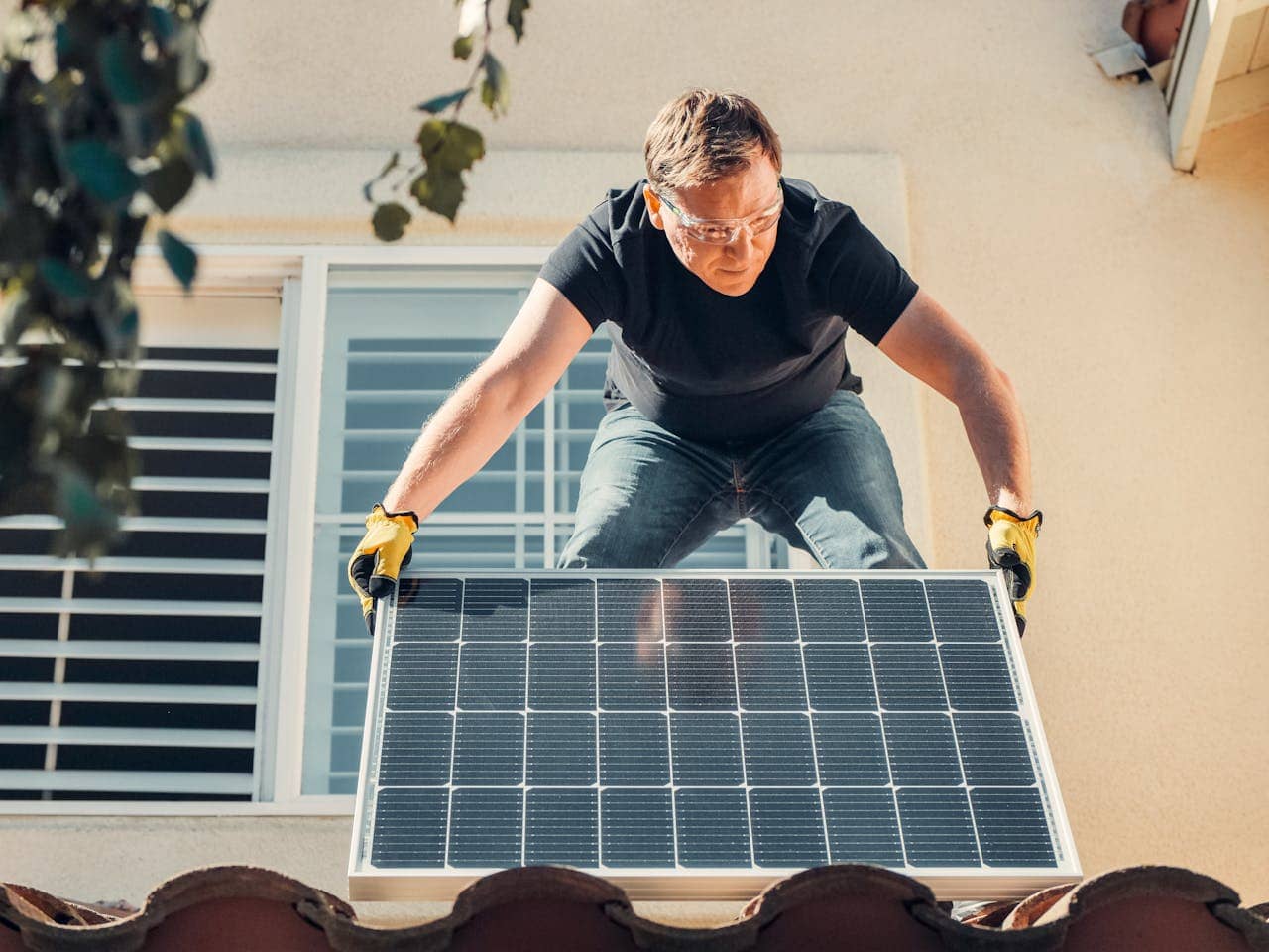 découvrez les différentes aides photovoltaïques disponibles pour faciliter l'installation de panneaux solaires chez vous. informez-vous sur les subventions, crédits d'impôt et avantages financiers qui vous permettent de maximiser vos économies d'énergie tout en préservant l'environnement.