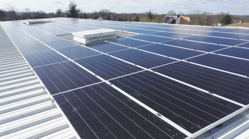 découvrez comment obtenir un bâtiment photovoltaïque gratuit grâce à des subventions et des programmes d'aide. optimisez votre consommation d'énergie tout en contribuant à la transition énergétique.