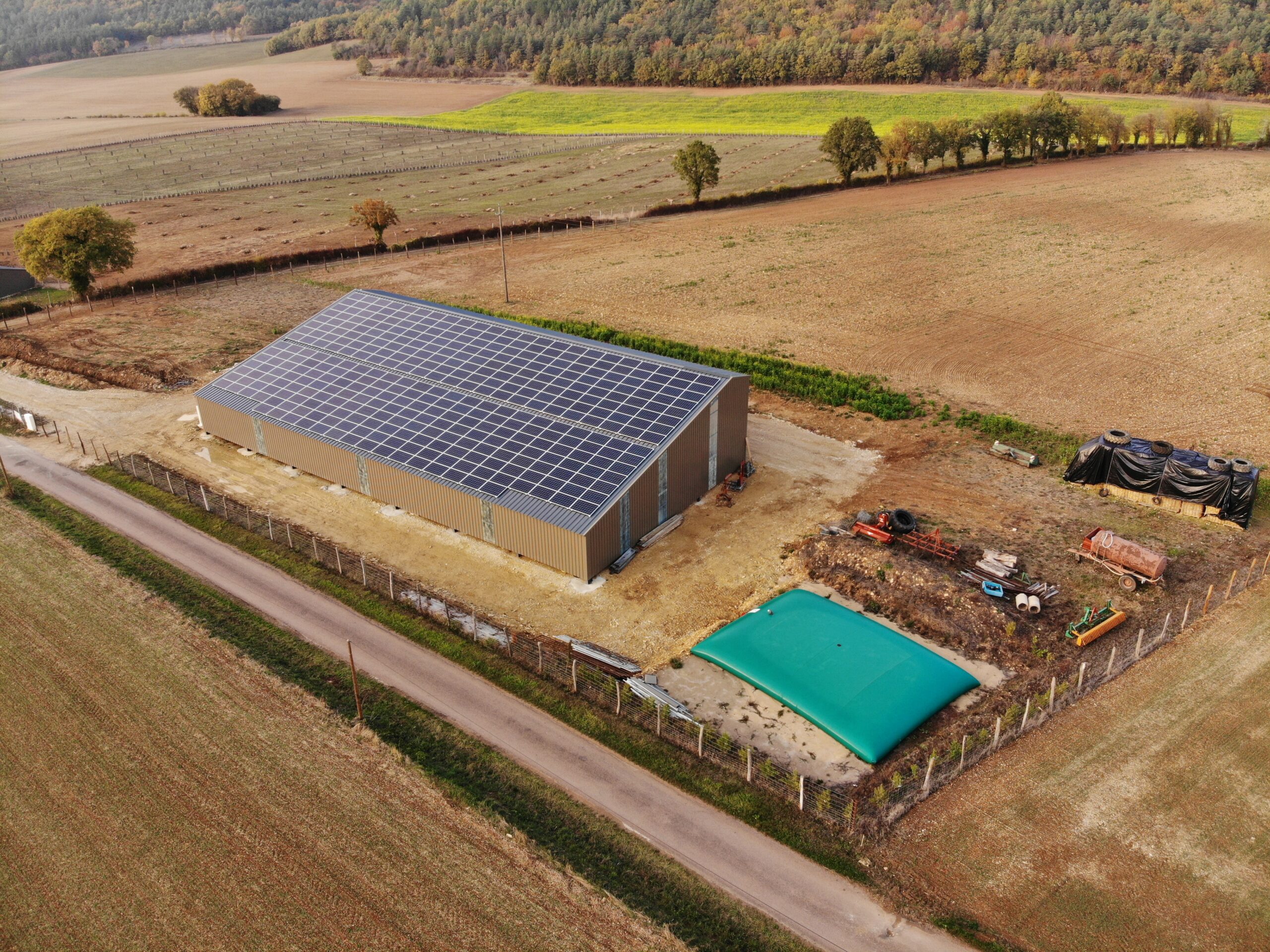 découvrez les avantages des bâtiments photovoltaïques, alliant design moderne et production d'énergie renouvelable. transformez votre espace avec des solutions écologiques et économiques pour un avenir durable.