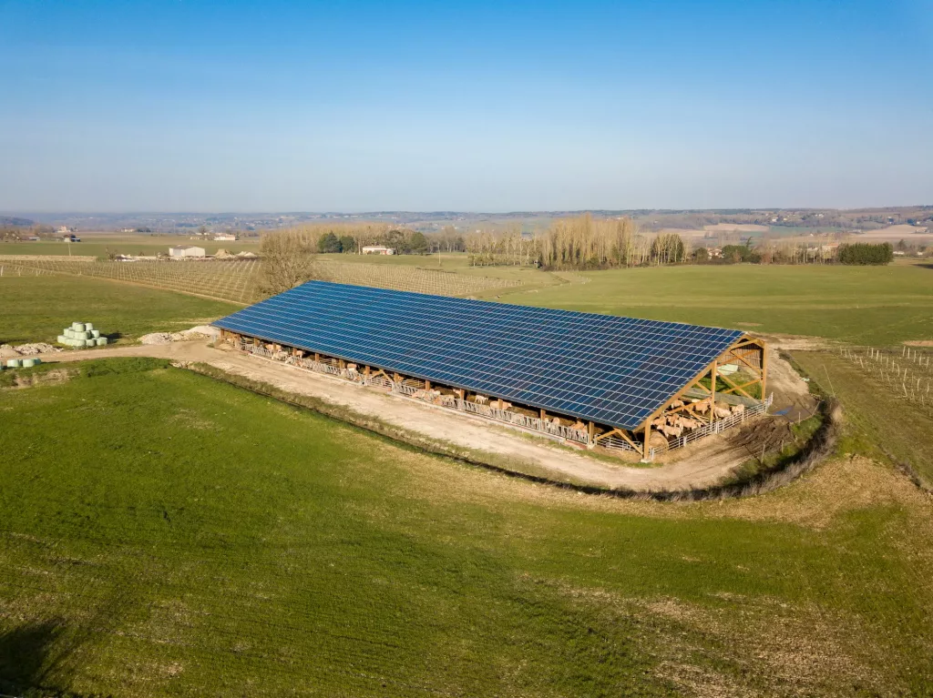 découvrez comment bénéficier d'un bâtiment photovoltaïque gratuit grâce aux aides régionales. optimisez votre investissement énergétique et participez à la transition écologique tout en réduisant vos factures d'électricité.