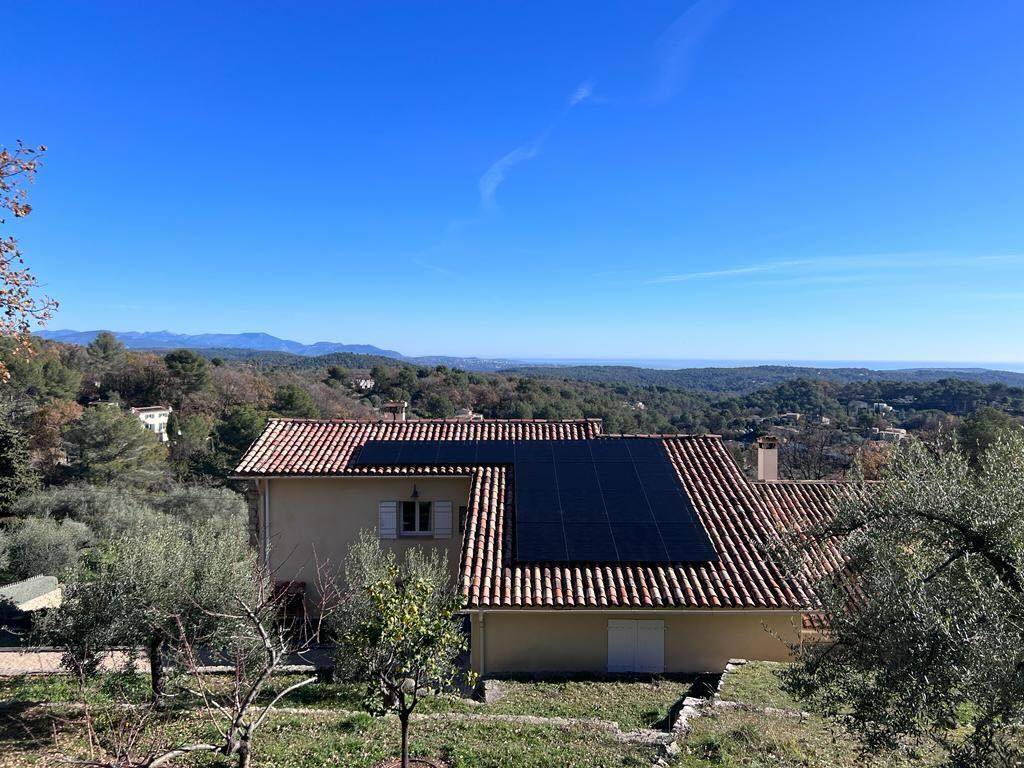 découvrez ensol, votre expert en panneaux photovoltaïques rge à roquevaire. profitez de solutions durables pour vos besoins énergétiques tout en bénéficiant d'un savoir-faire reconnu et de la certification rge. optez pour l'énergie solaire et réduisez vos factures dès aujourd'hui !