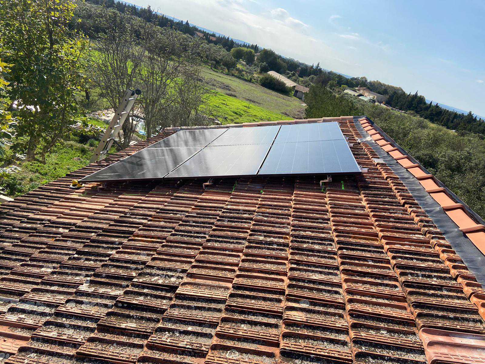 ensol, votre expert photovoltaïque certifié rge dans les bouches-du-rhône (13), vous accompagne dans la transition énergétique. profitez de solutions solaires sur mesure, performantes et respectueuses de l'environnement pour réduire vos factures d'électricité tout en valorisant votre patrimoine.