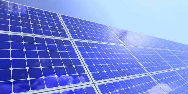 découvrez la gigafactory photovoltaïques de fos-sur-mer, un projet innovant qui transforme l'énergie solaire en une source d'énergie durable. explorez les dernières avancées technologiques et l'impact positif de cette usine sur l'écosystème local et la transition énergétique.
