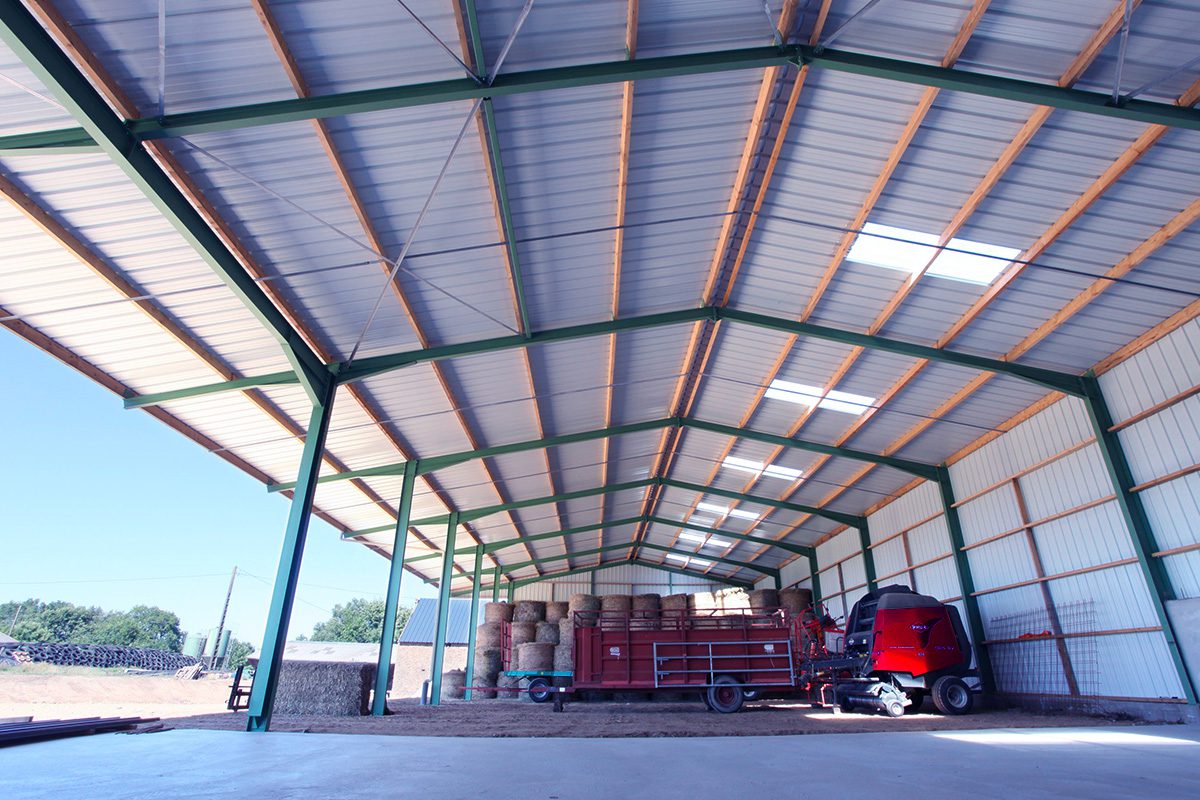 découvrez nos hangars métalliques économiques, conçus pour allier robustesse et simplicité. idéaux pour le stockage, l'agriculture ou l'industrie, nos structures offrent une solution durable à un prix abordable.