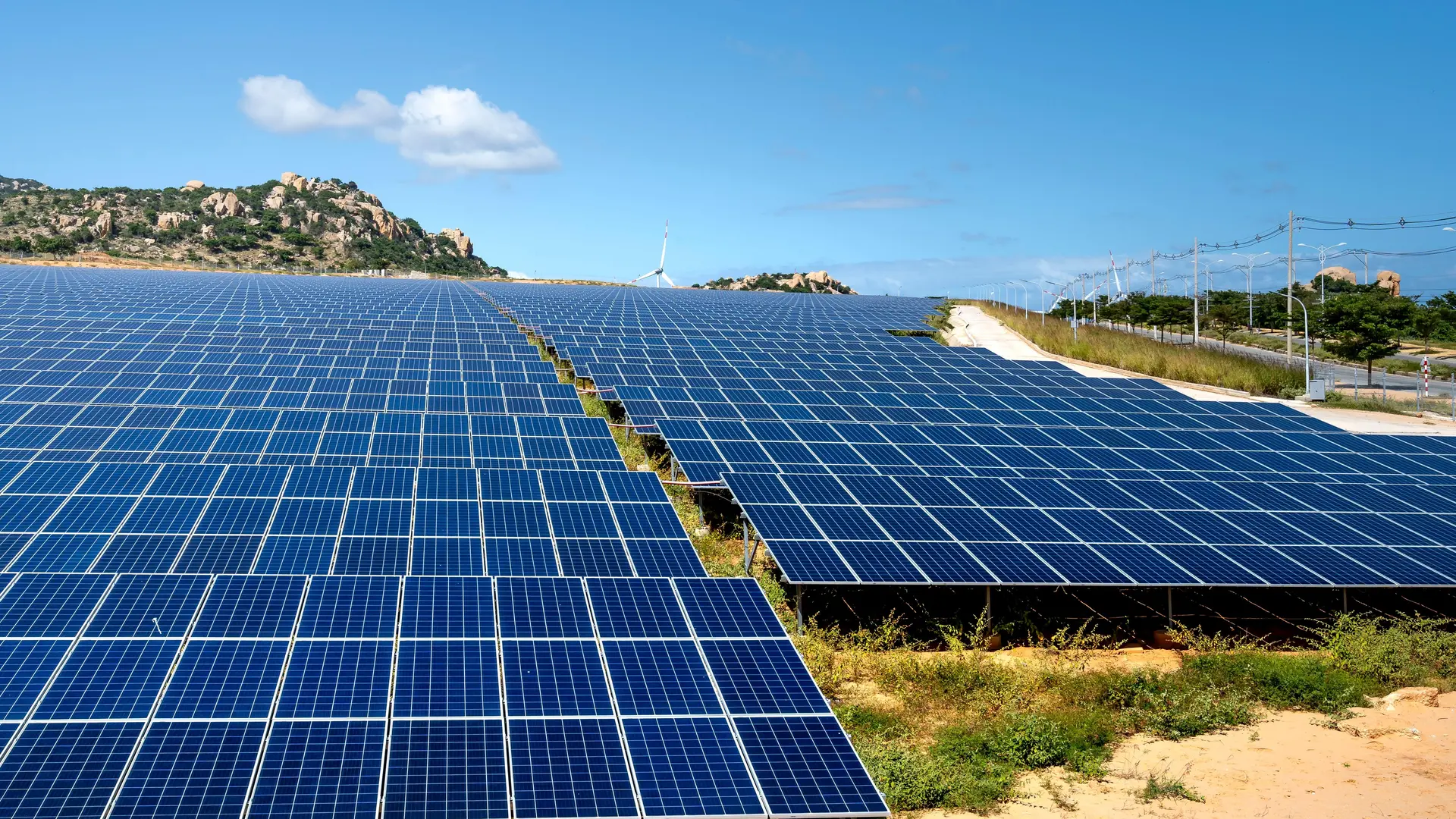 découvrez notre sélection d'images photovoltaïques gratuites pour enrichir vos projets. téléchargez des visuels de haute qualité sur l'énergie solaire, le développement durable et les installations photovoltaïques, idéal pour les présentations, les blogs ou les supports marketing.