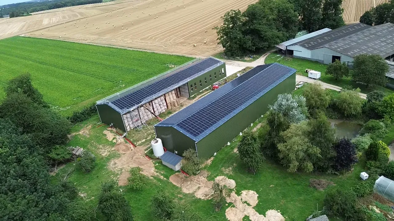 découvrez les panneaux solaires en auvergne-rhône-alpes, une solution écologique et économique pour produire votre propre électricité. profitez d'un ensoleillement optimal et réduisez vos factures d'énergie tout en contribuant à la préservation de l'environnement.